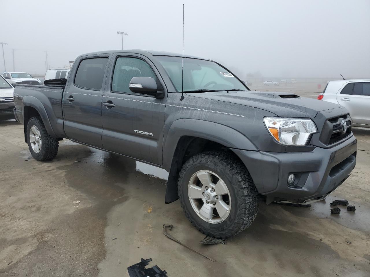 2015 Toyota Tacoma - Image 4