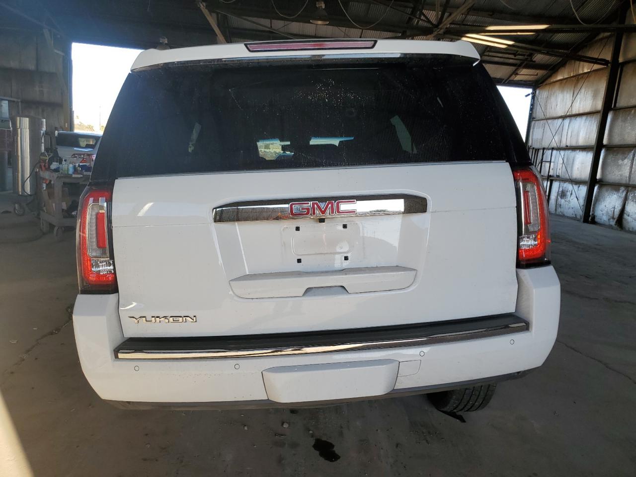 2018 GMC Yukon - Image 6