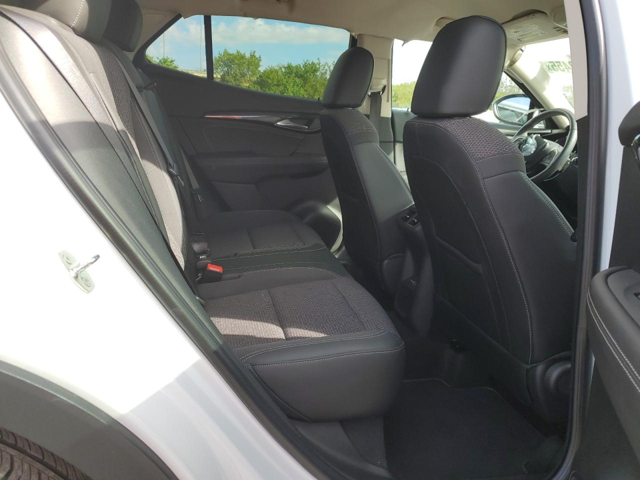 2022 Buick Envision - Image 11