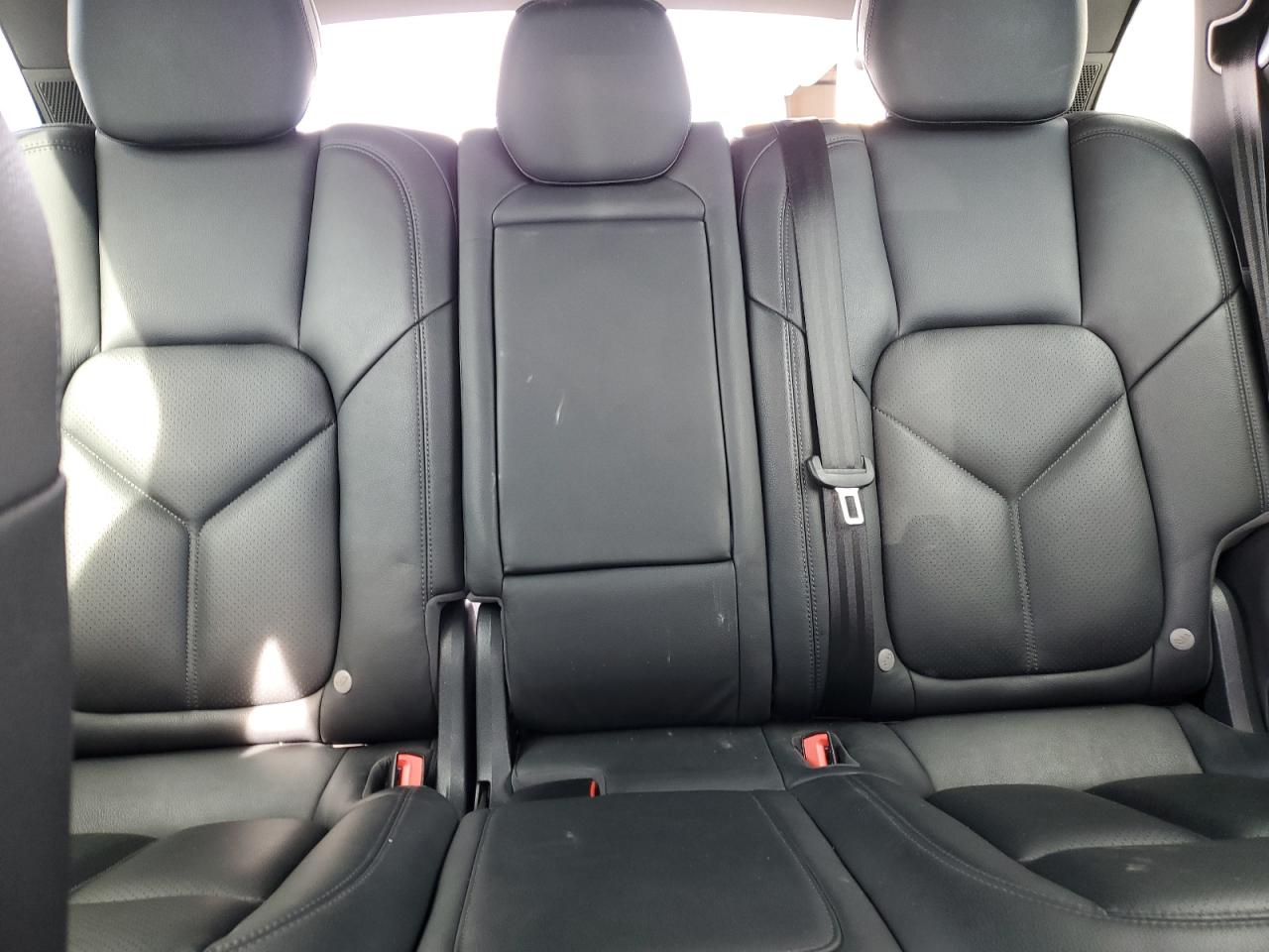 2016 Porsche Cayenne - Image 10