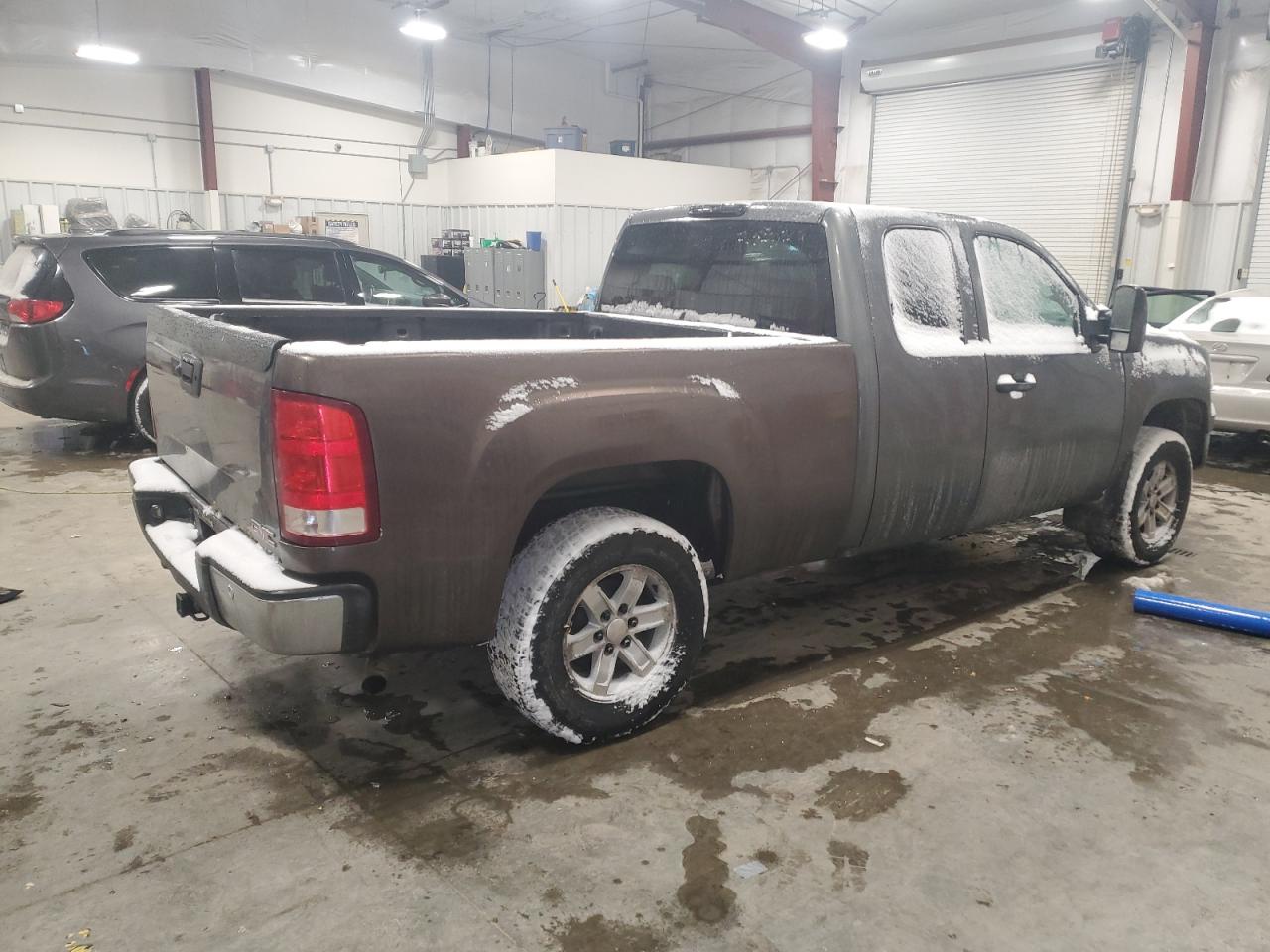 2011 GMC Sierra - Image 3