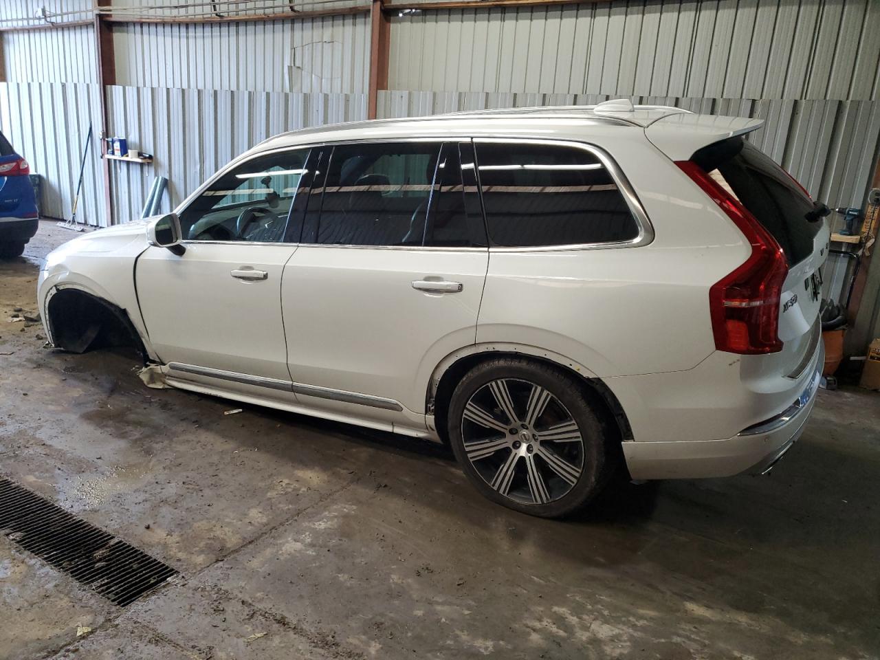 2021 Volvo XC90 - Image 2