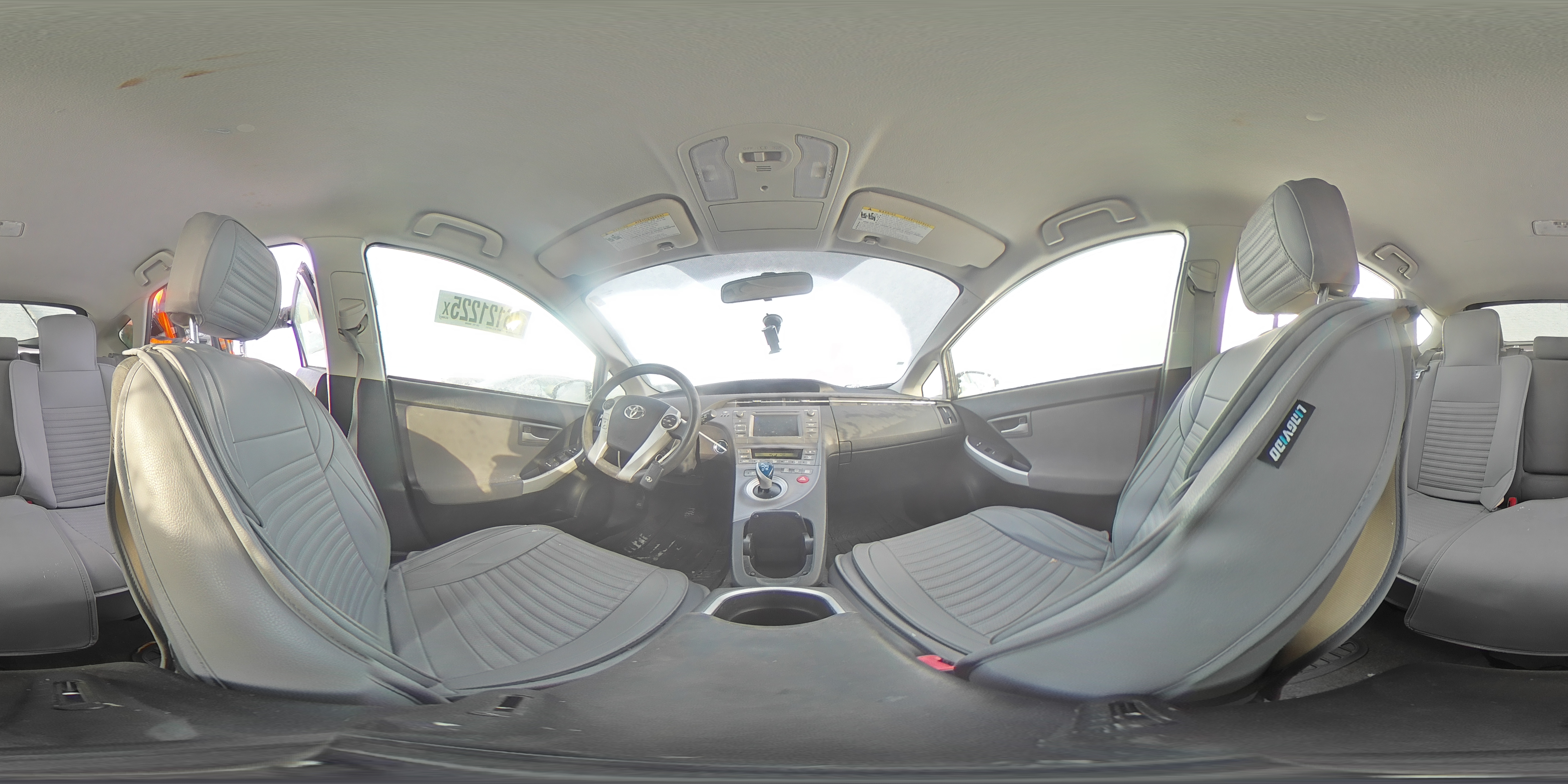 2012 Toyota Prius - Image 13