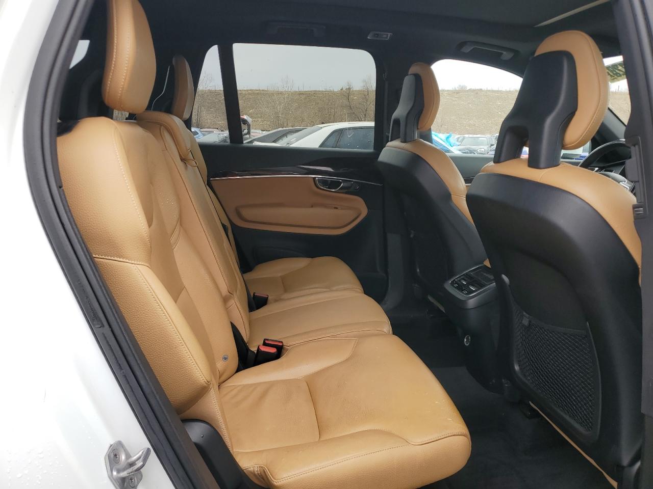 2016 Volvo XC90 - Image 11