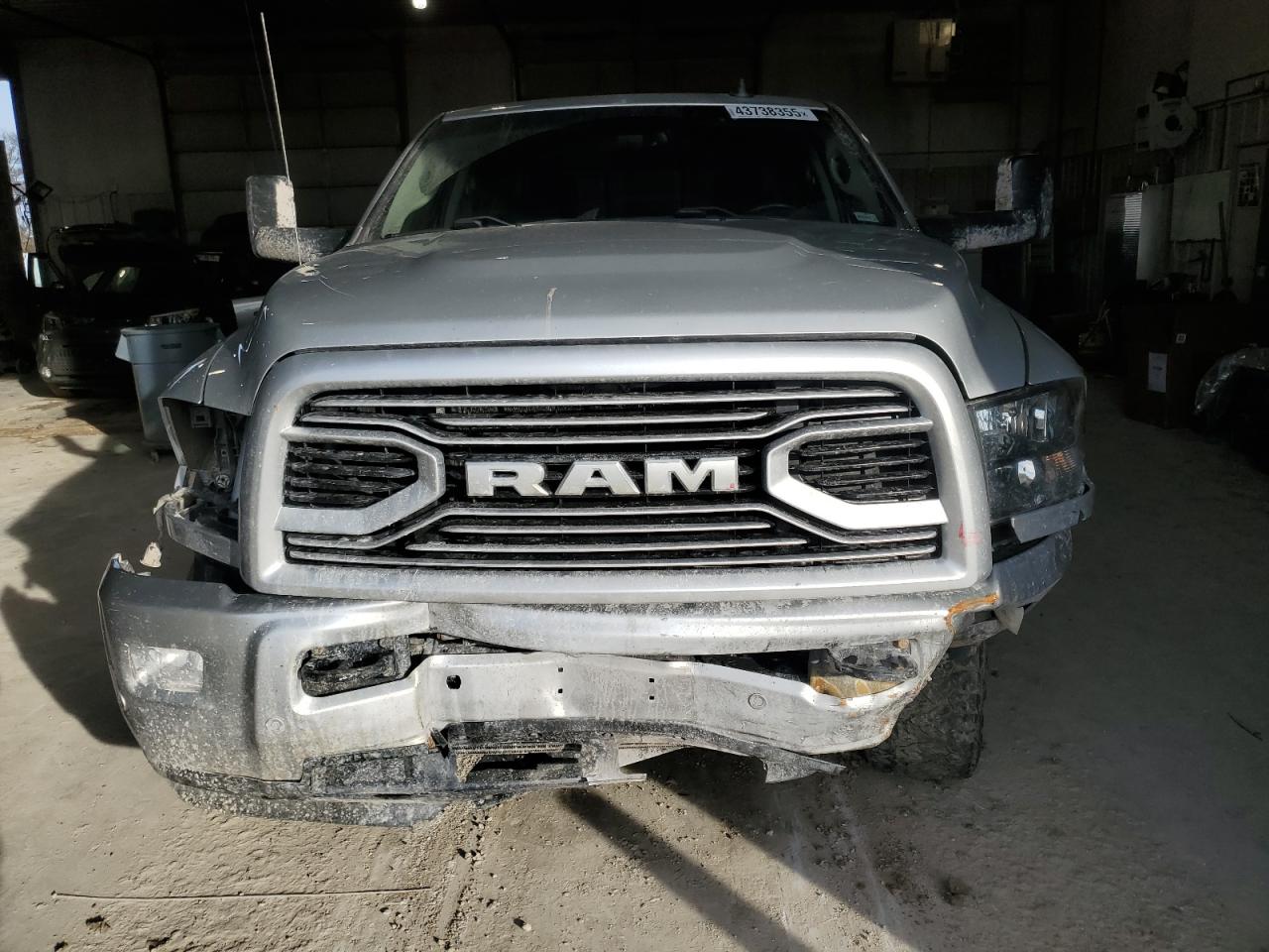 2018 RAM 3500 - Image 5