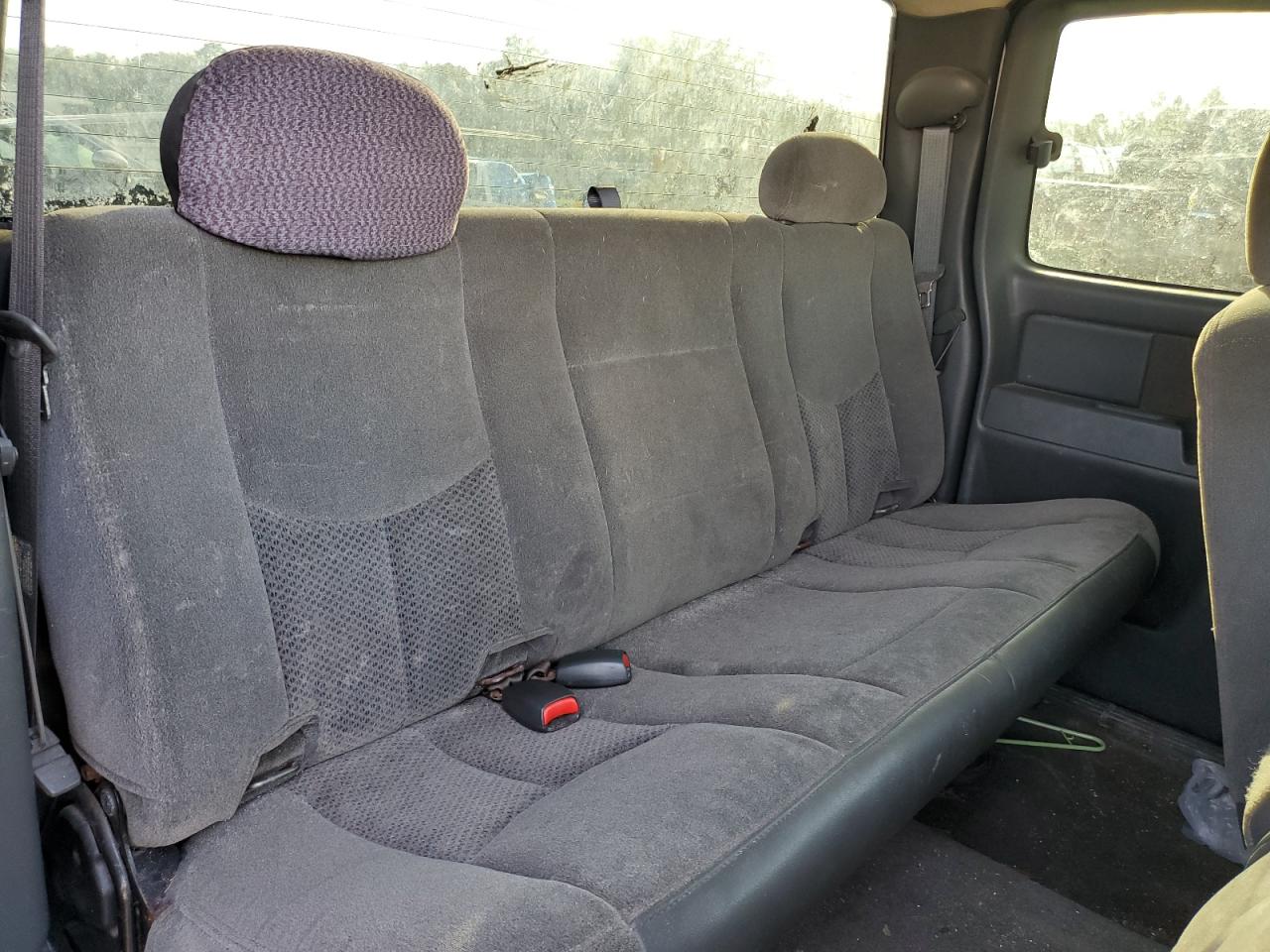 2005 Chevrolet Silverado - Image 10