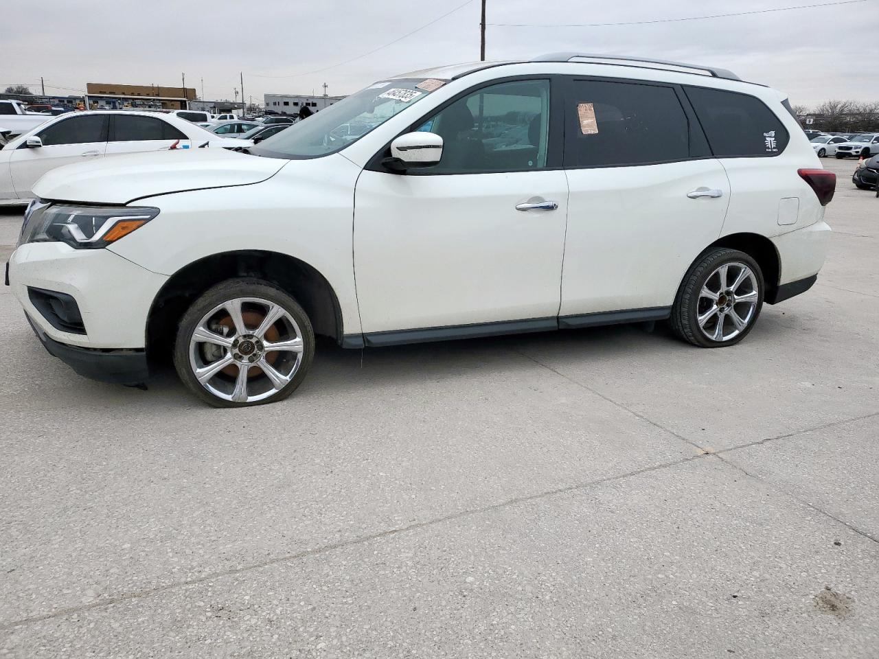 2019 Nissan Pathfinder - Image 1