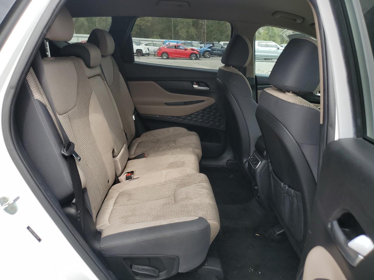 2022 Hyundai Santa Fe - Image 11