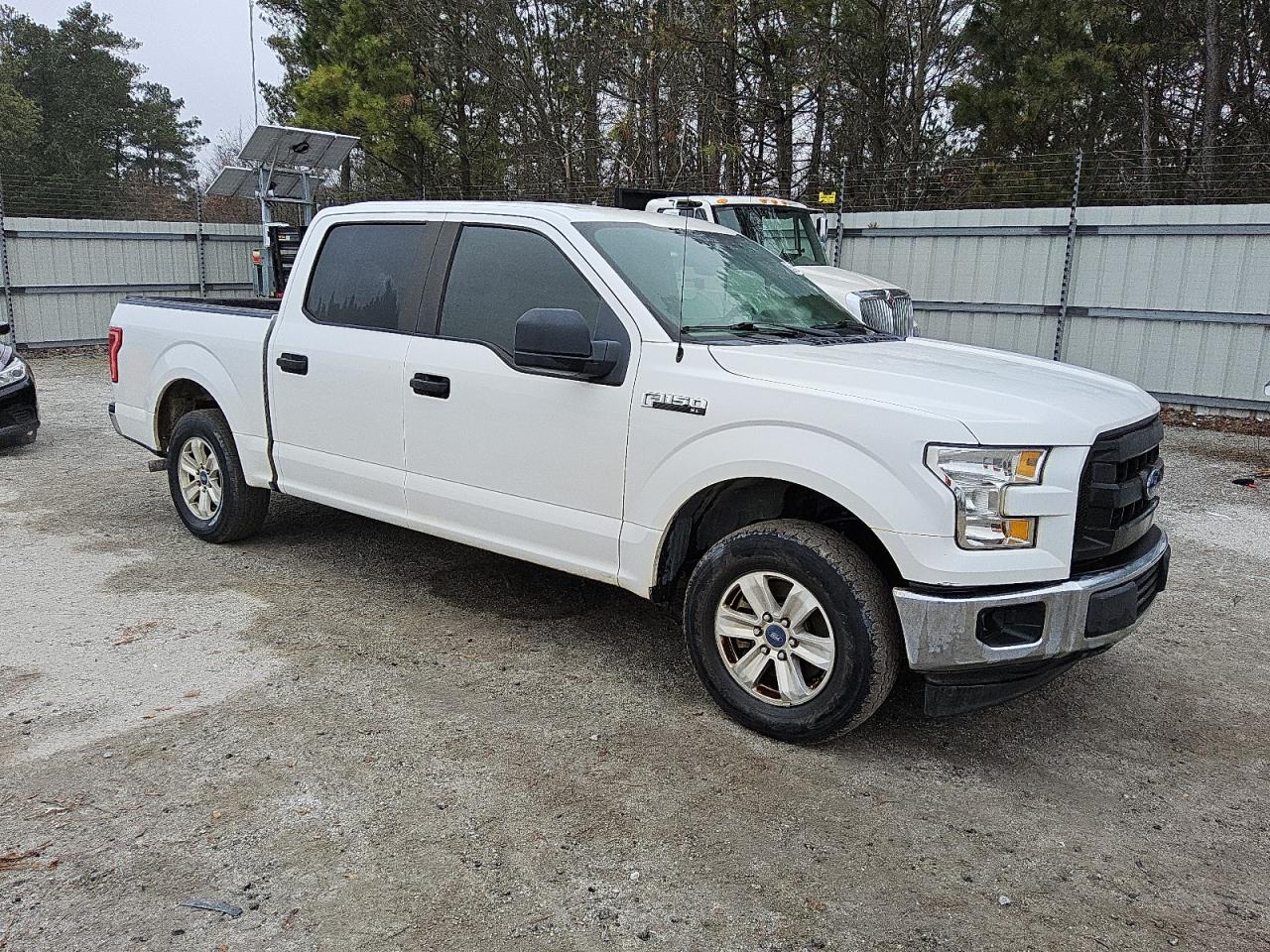 2017 Ford F-150 - Image 4