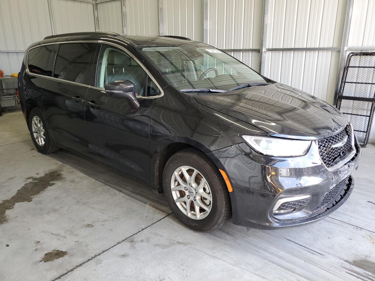 2022 Chrysler Pacifica - Image 4