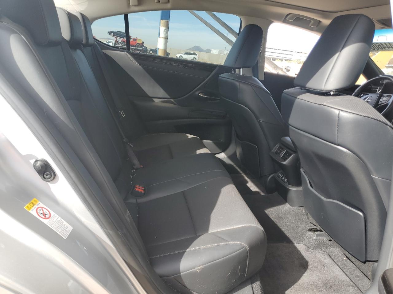 2019 Lexus ES - Image 10