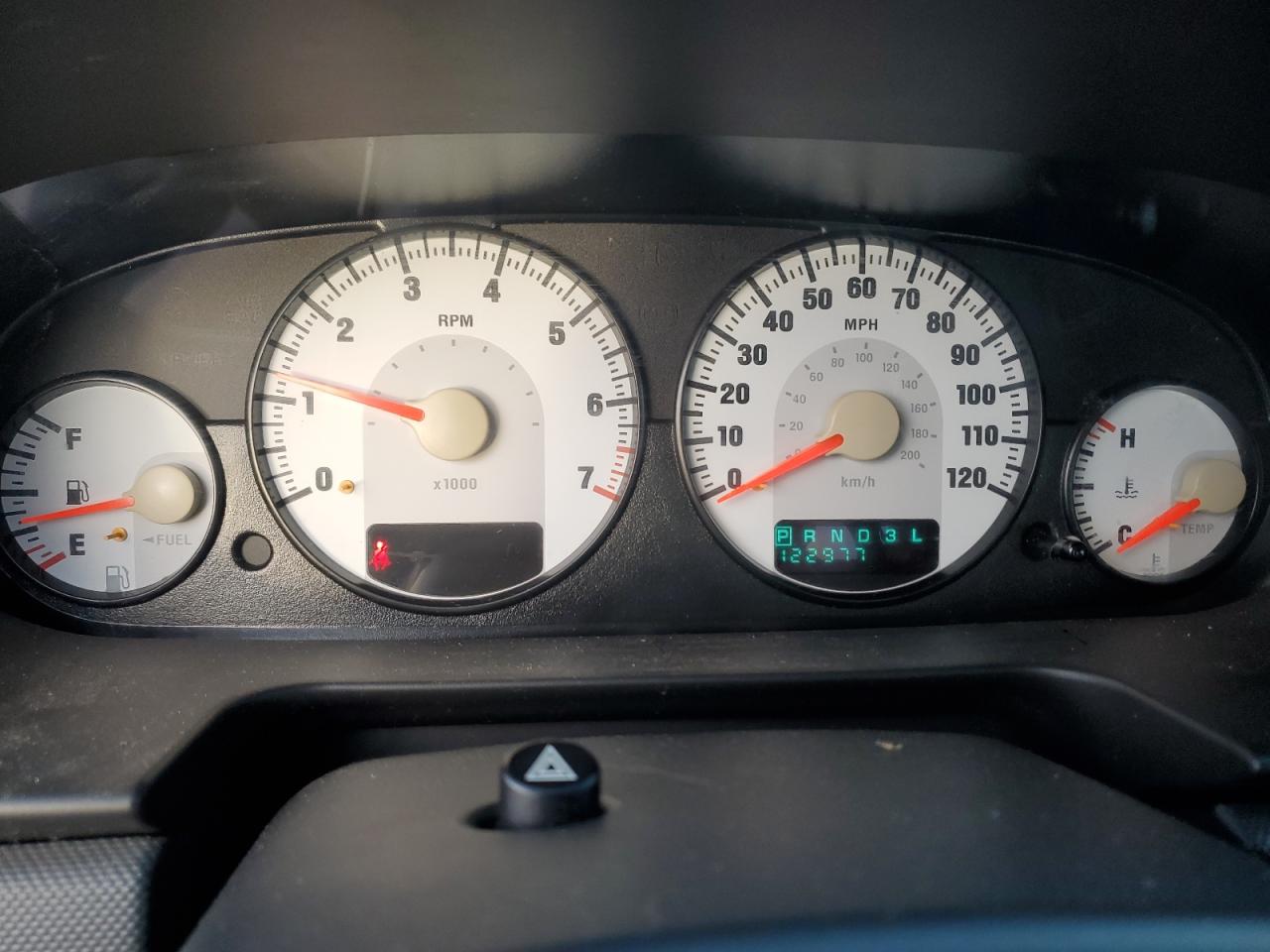 2005 Dodge Stratus - Image 9