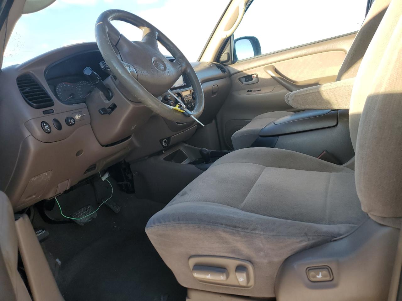 2001 Toyota Sequoia Sr5 VIN: 5TDBT44A71S004684 Lot: 44756355