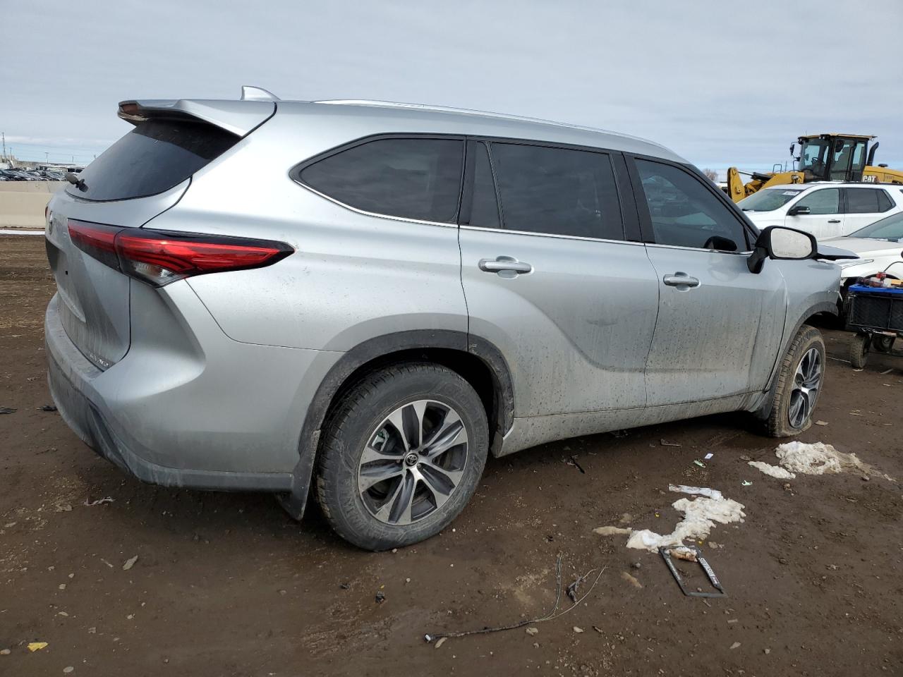 2021 Toyota Highlander - Image 3