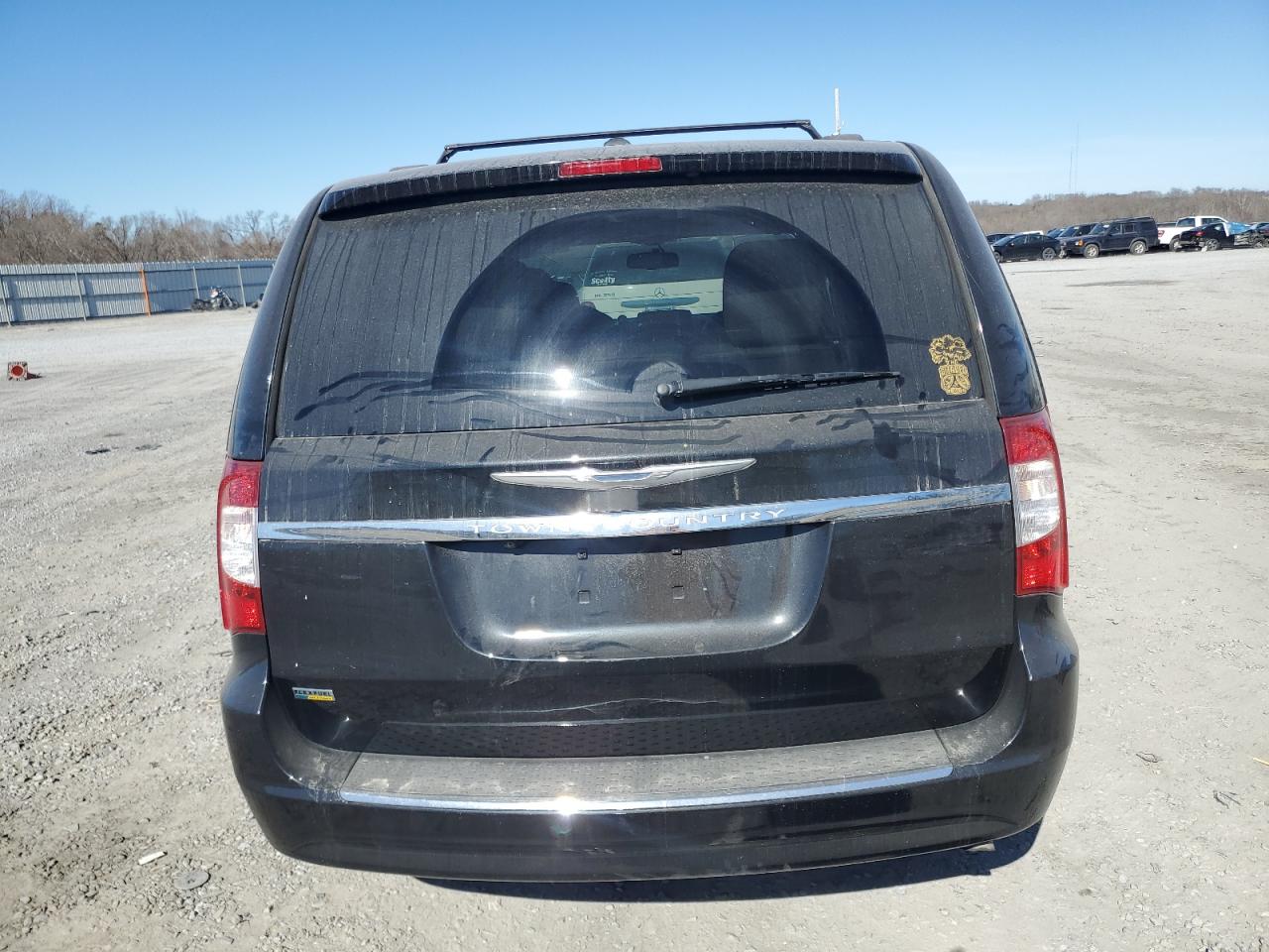 2015 Chrysler Town & Country - Image 6