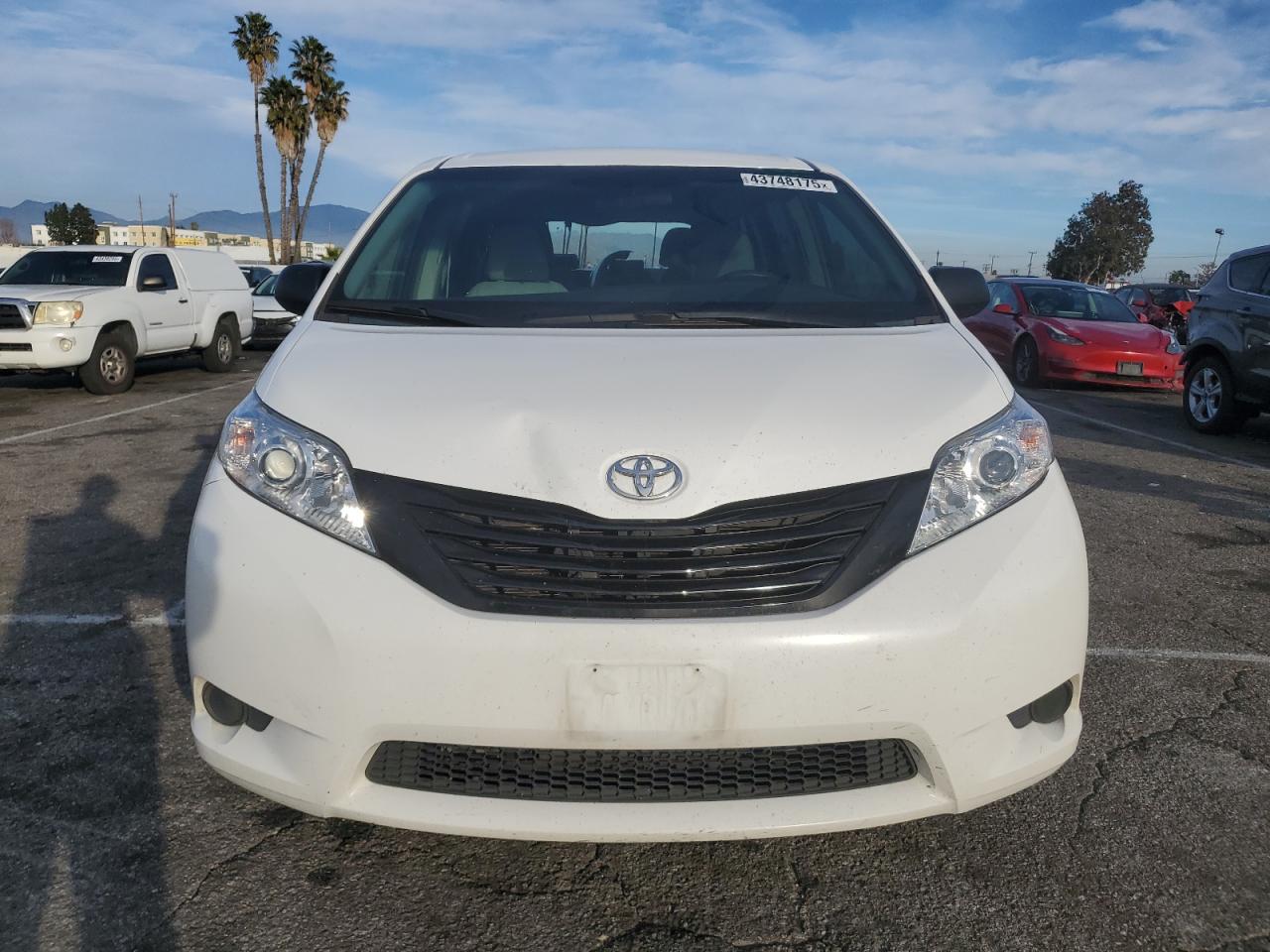 2015 Toyota Sienna - Image 5