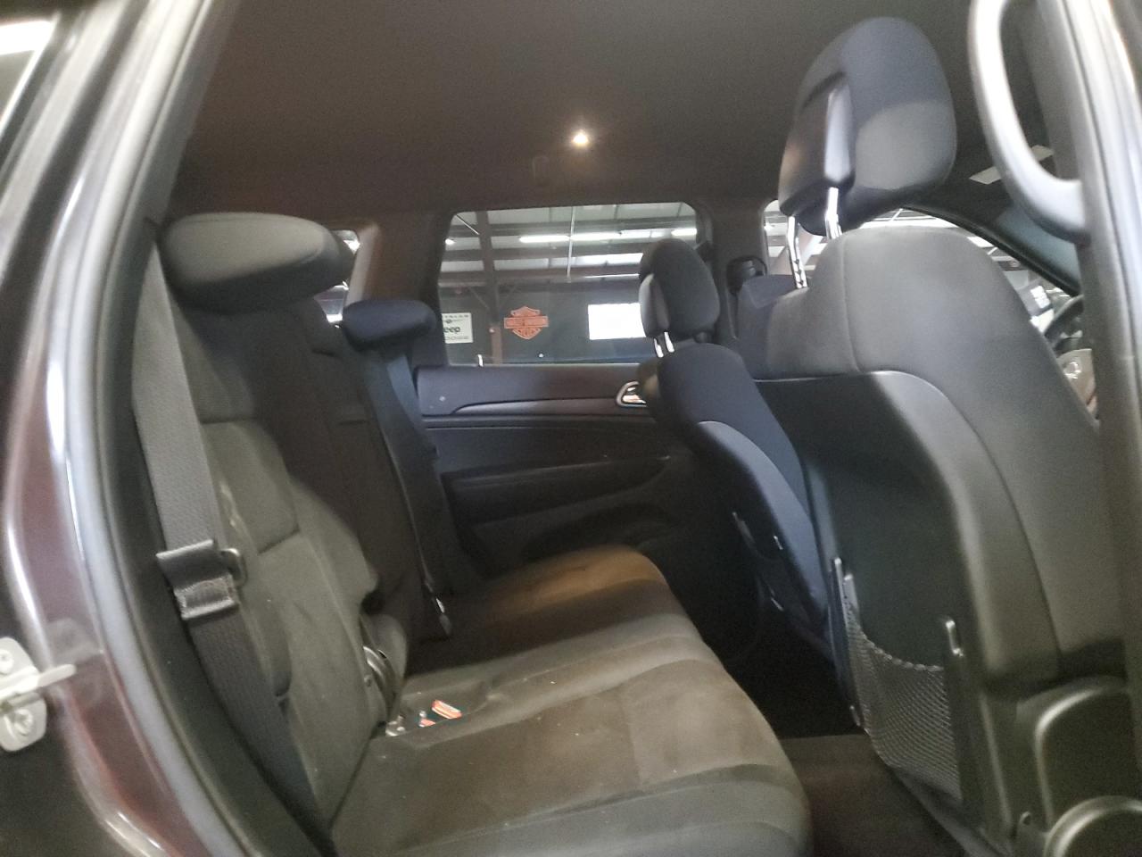 2017 Jeep Grand Cherokee - Image 11