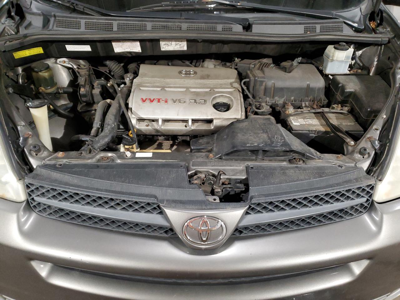 2005 Toyota Sienna - Image 12