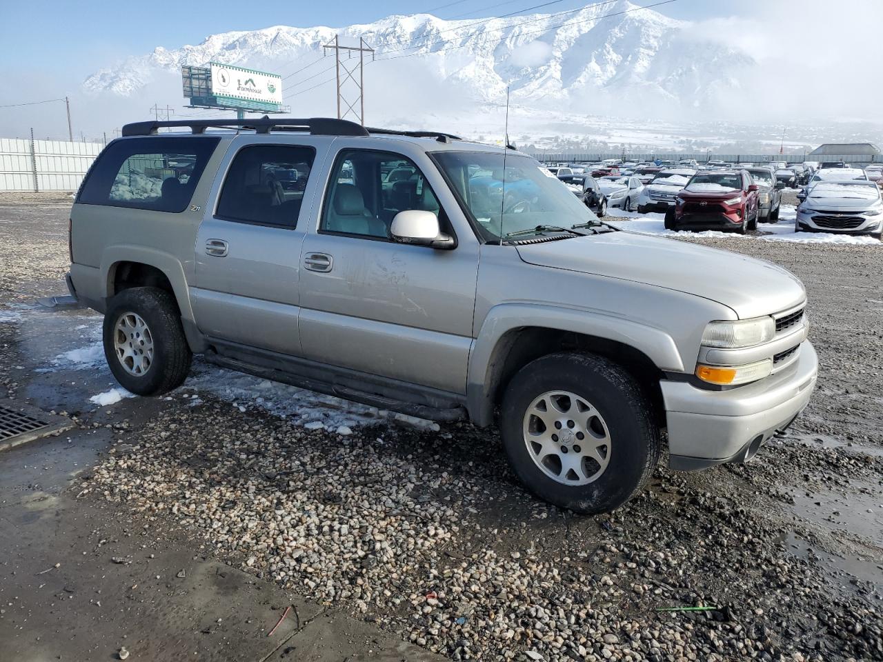 2004 Chevrolet Suburban - Image 4