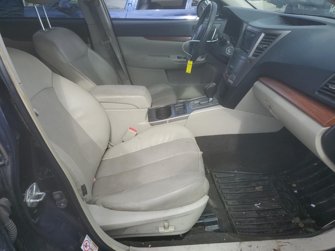 2013 Subaru Outback - Image 7