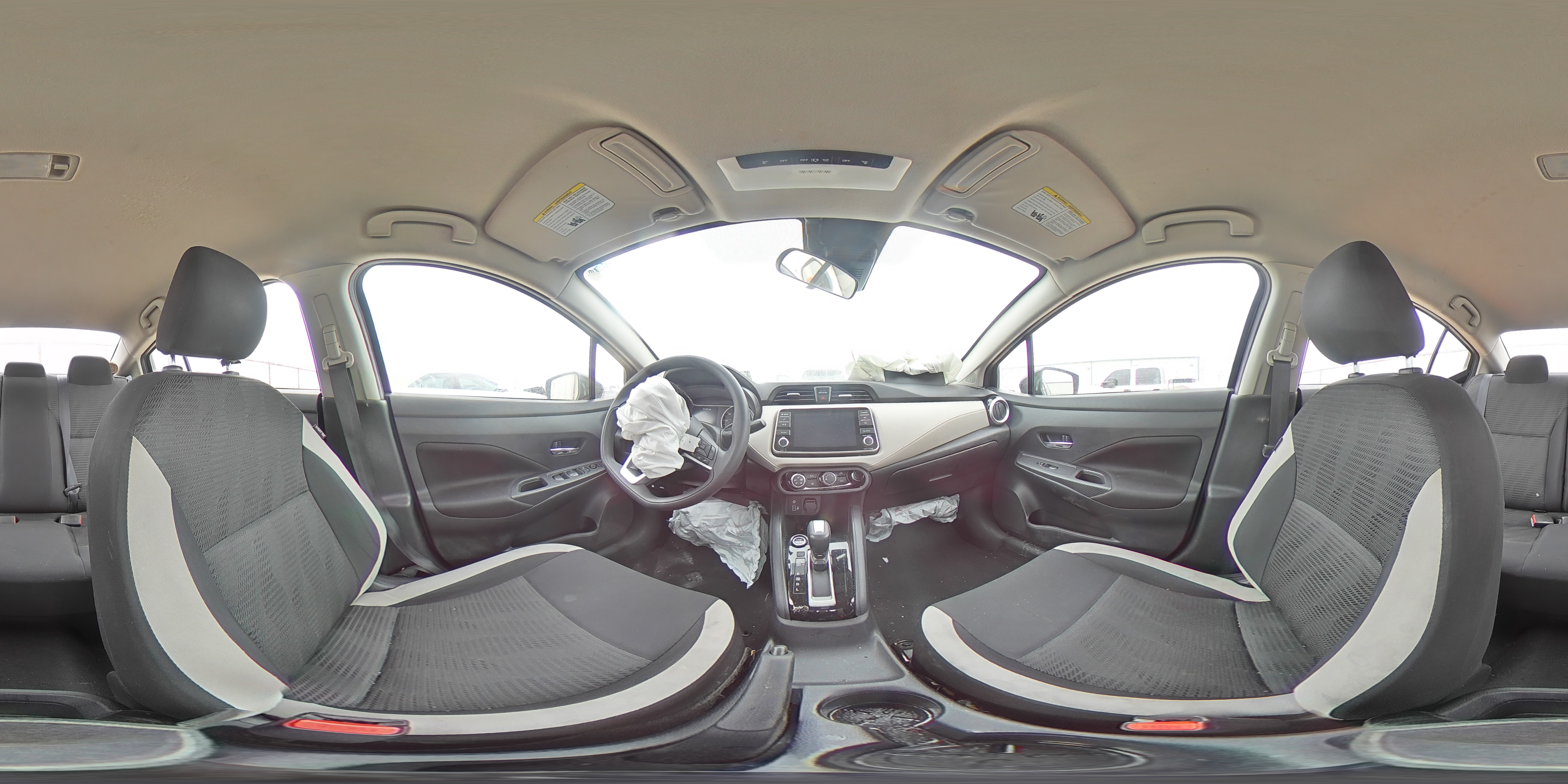 2021 Nissan Versa - Image 12