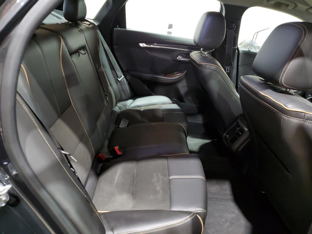 2015 Chevrolet Impala - Image 10