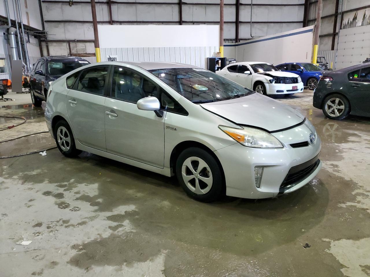 2013 Toyota Prius - Image 4