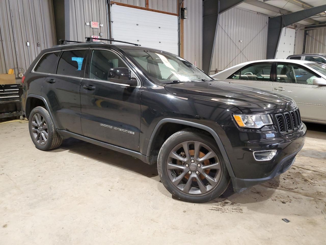 2019 Jeep Grand Cherokee - Image 4