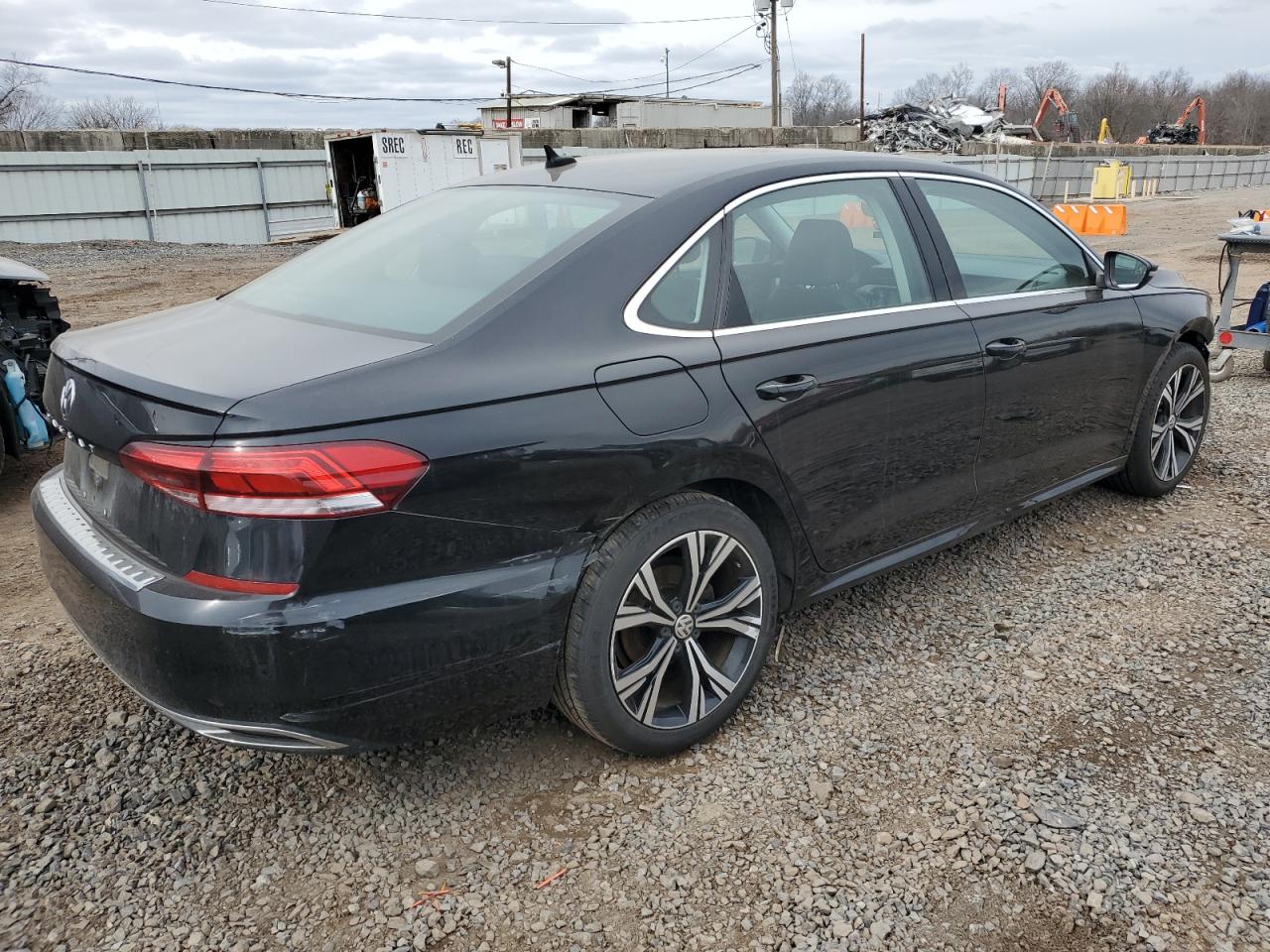 2021 Volkswagen Passat - Image 3