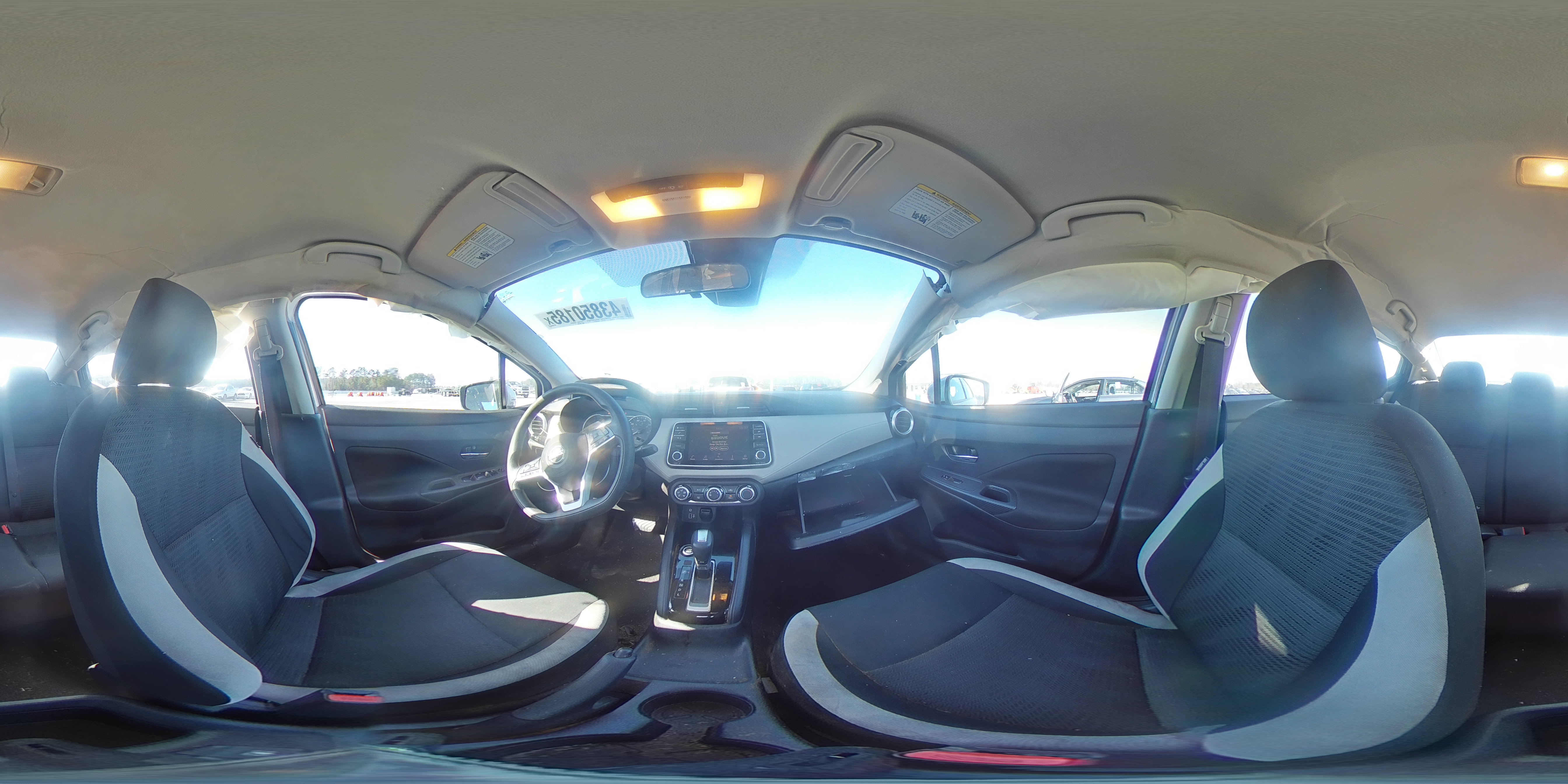 2021 Nissan Versa - Image 13