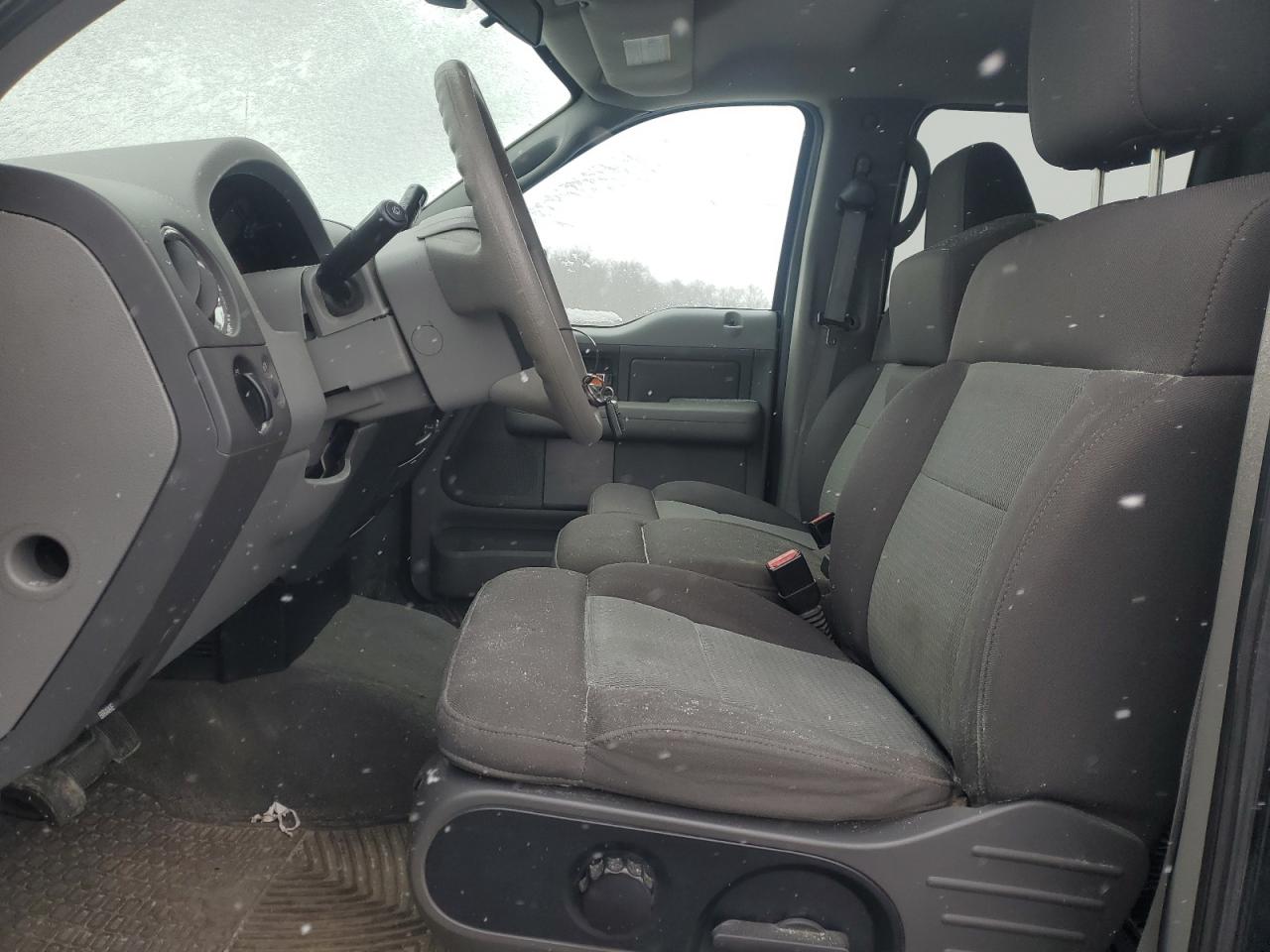 2004 Ford F-150 - Image 7