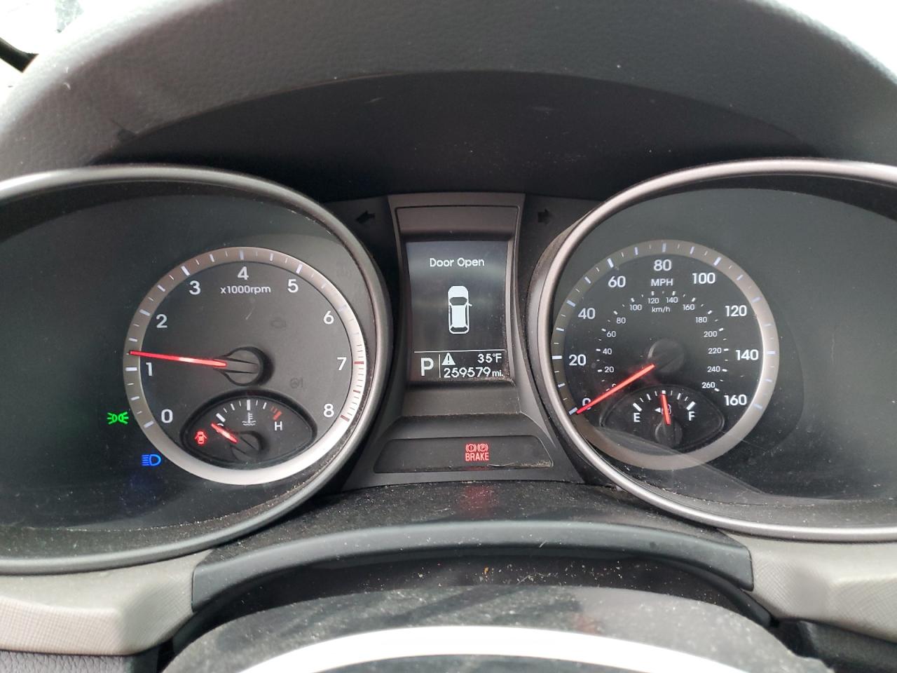 2015 Hyundai Santa Fe - Image 9