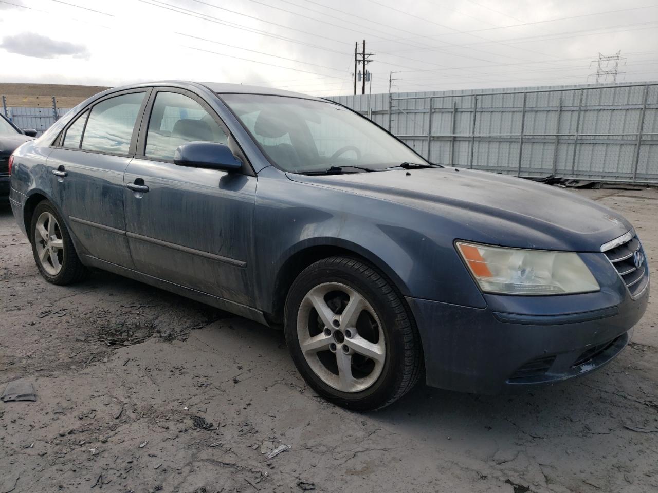 2010 Hyundai Sonata - Image 4