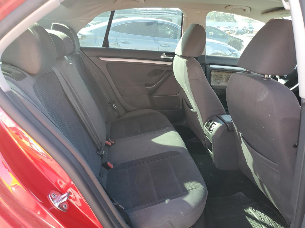2009 Volkswagen Jetta - Image 10