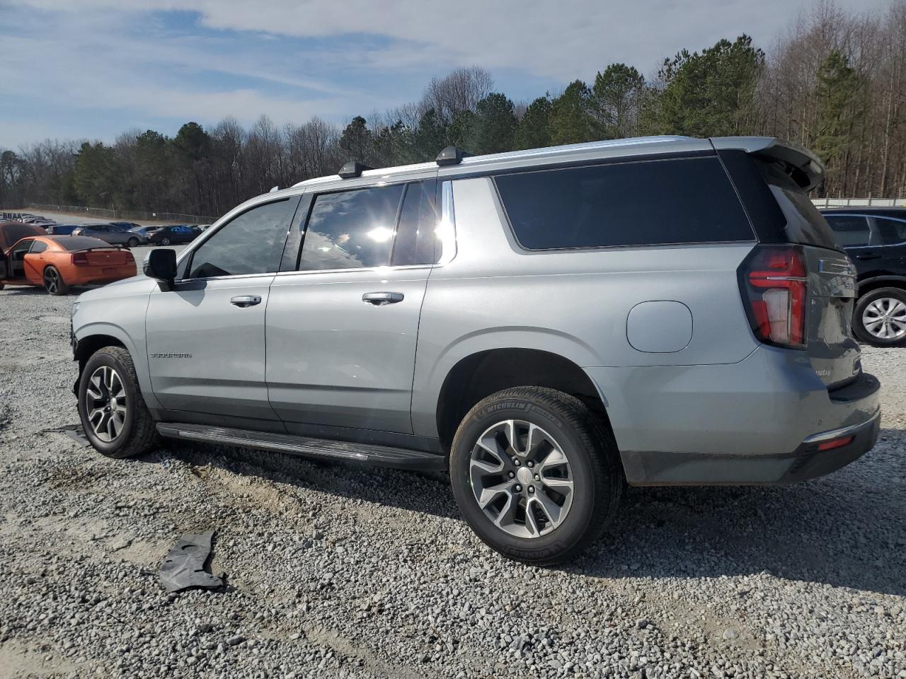 2023 Chevrolet Suburban - Image 2