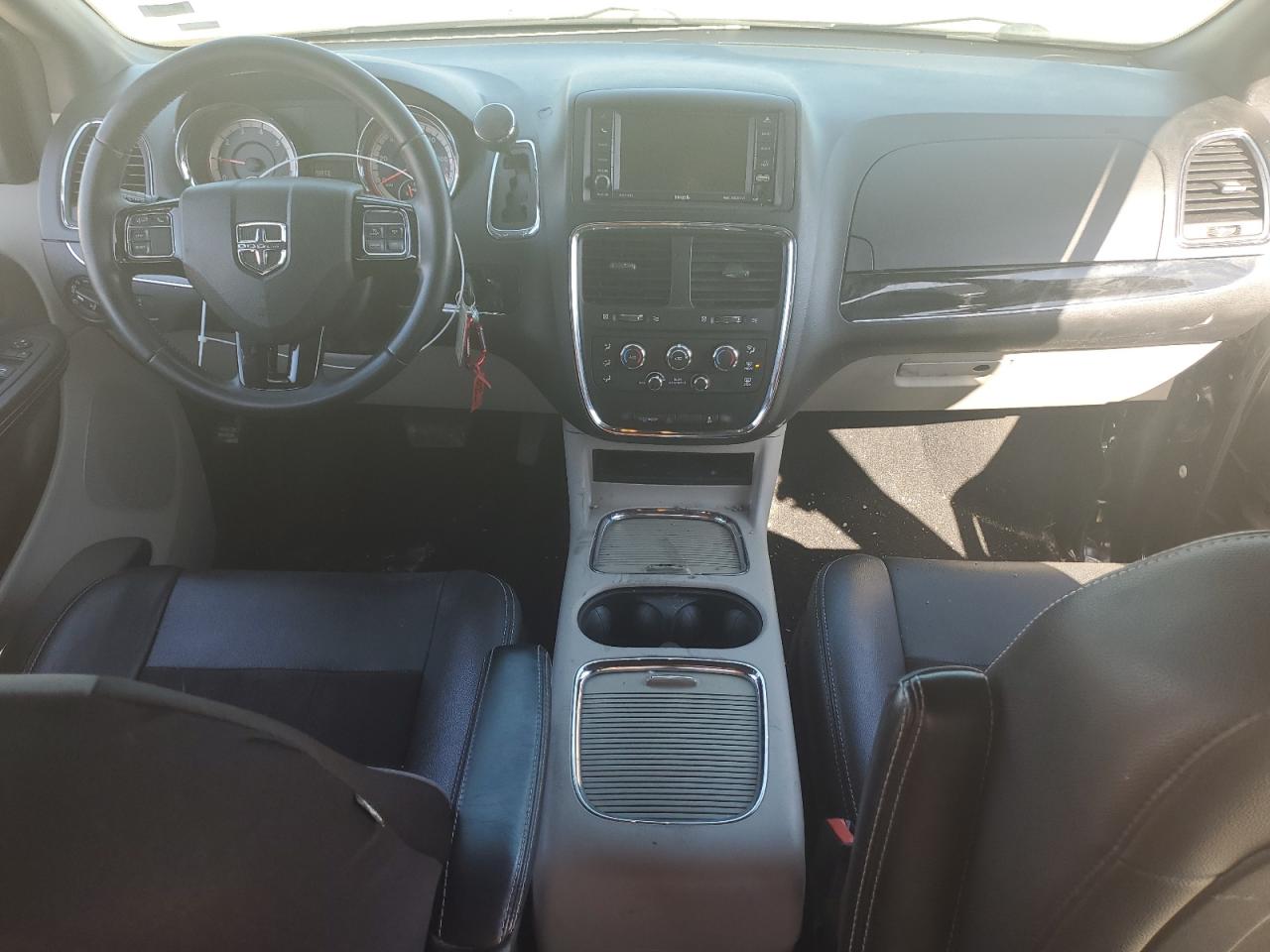 2019 Dodge Caravan - Image 8