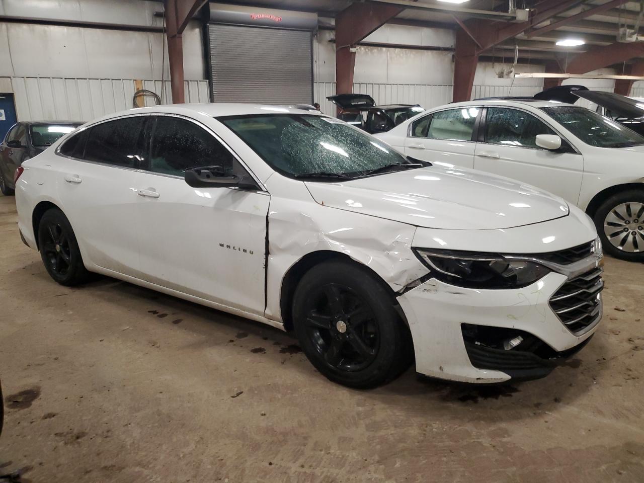 2019 Chevrolet Malibu - Image 4