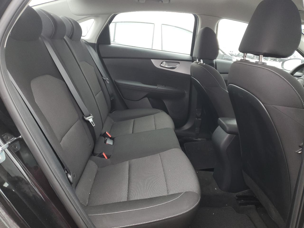 2022 Kia Forte - Image 10