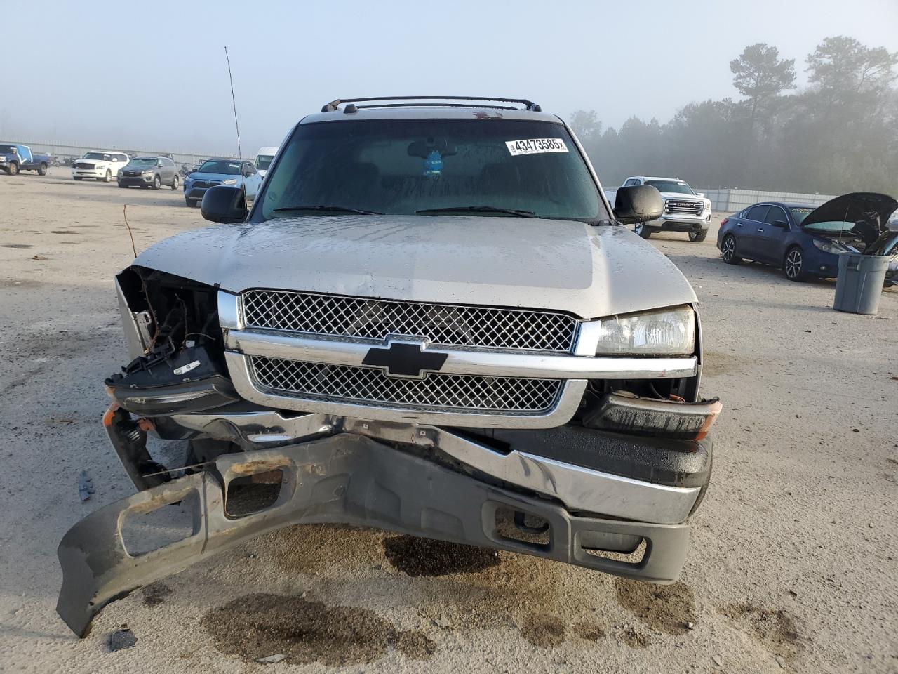2004 Chevrolet Avalanche - Image 5