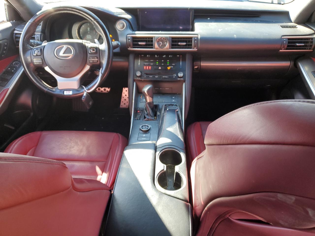 2018 Lexus IS - Image 8