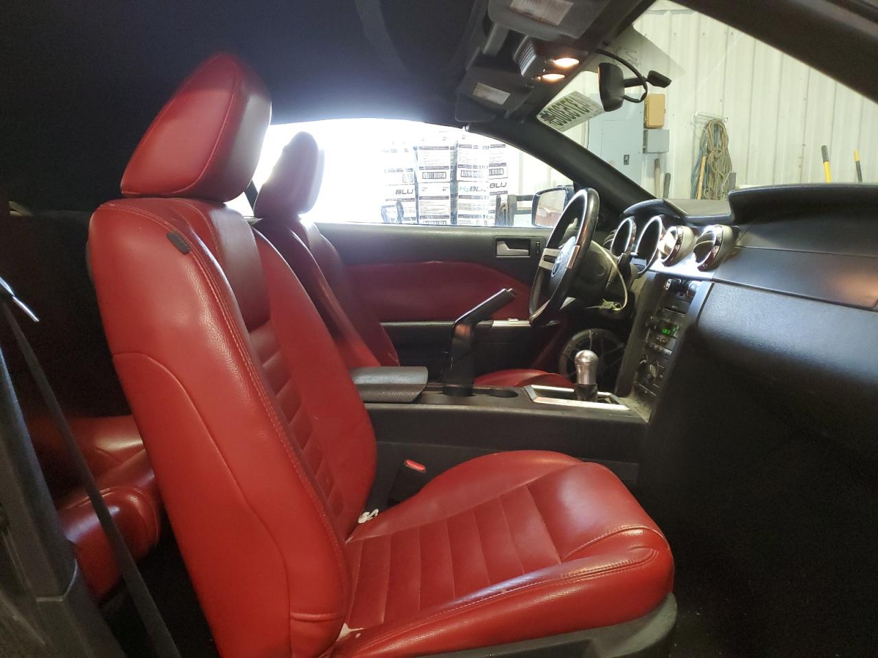 2007 Ford Mustang - Image 10