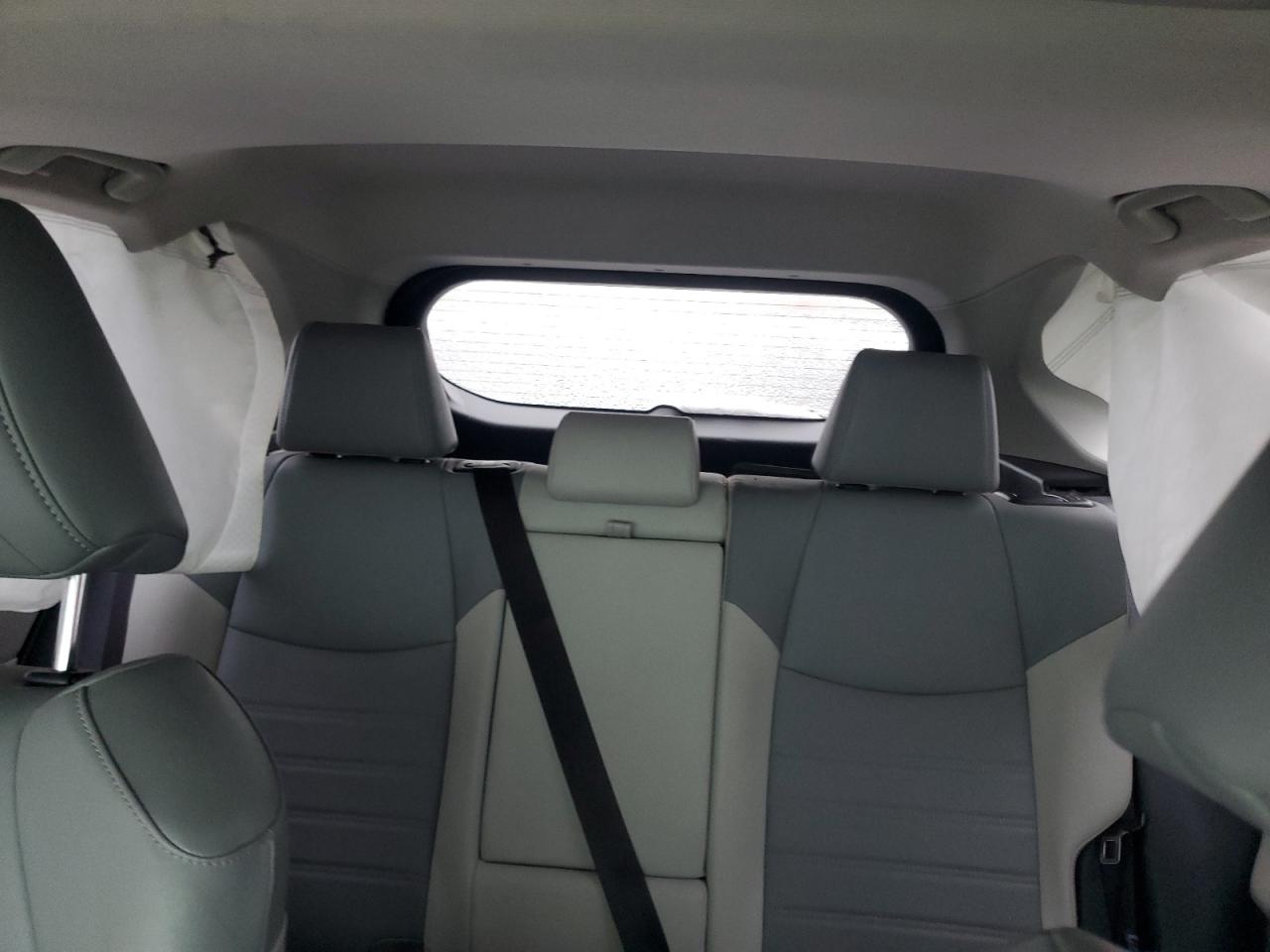 2021 Toyota RAV 4 - Image 10