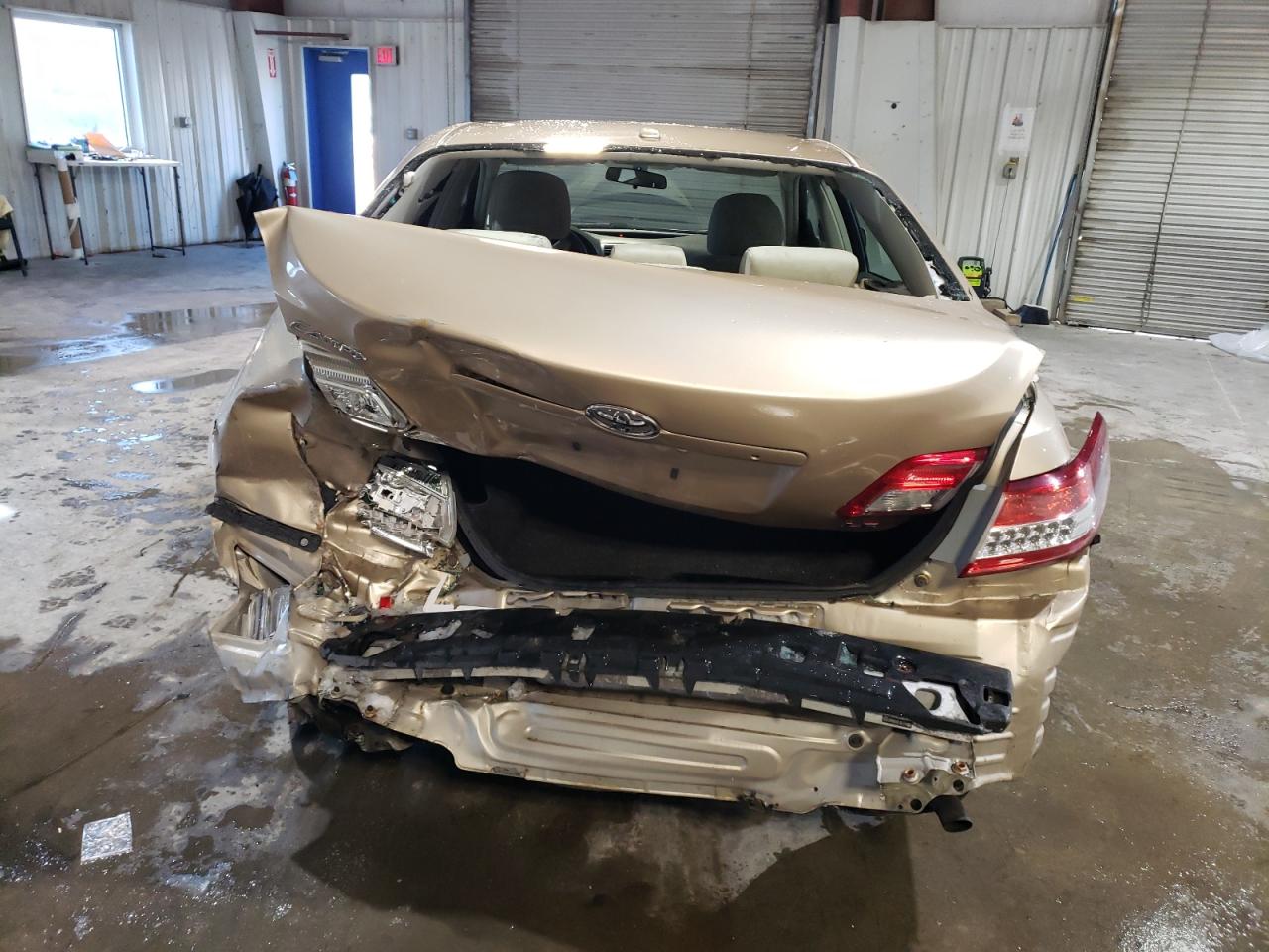 2010 Toyota Camry - Image 6