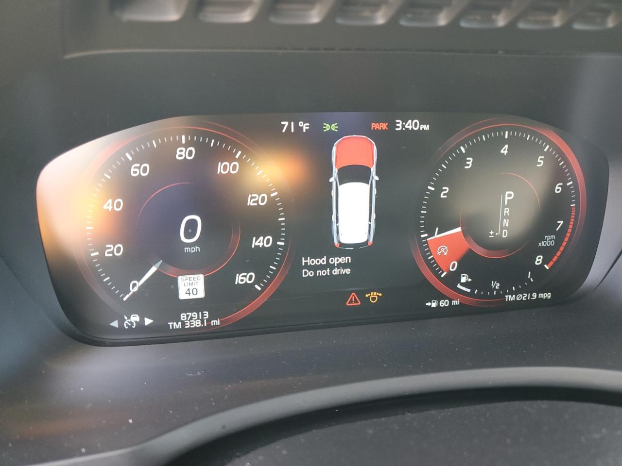 2017 Volvo XC90 - Image 9