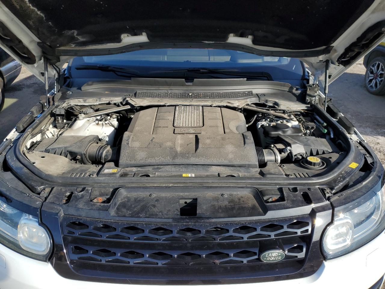 2016 Land Rover Range Rover - Image 12