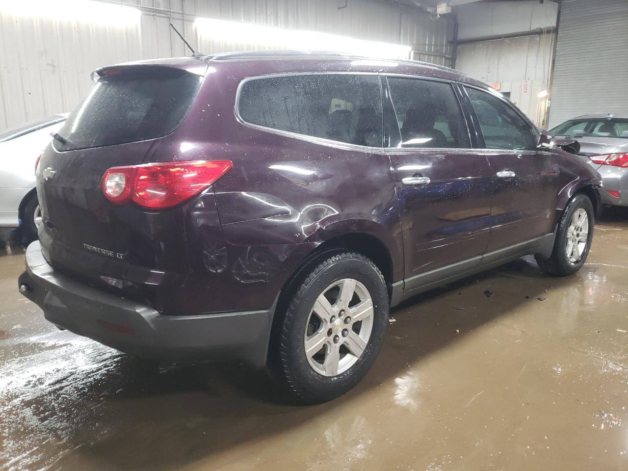 2010 Chevrolet Traverse - Image 3