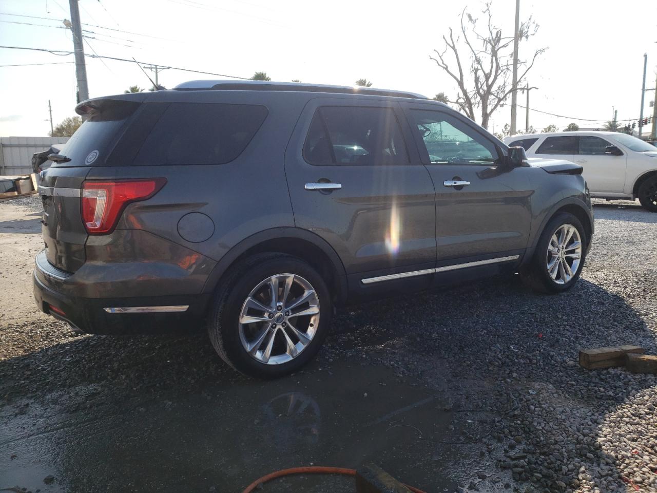 2018 Ford Explorer - Image 3
