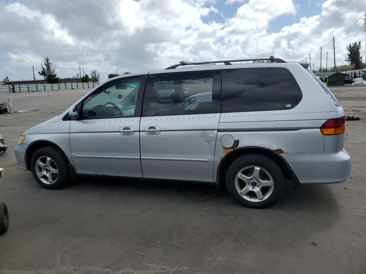 2002 Honda Odyssey - Image 2