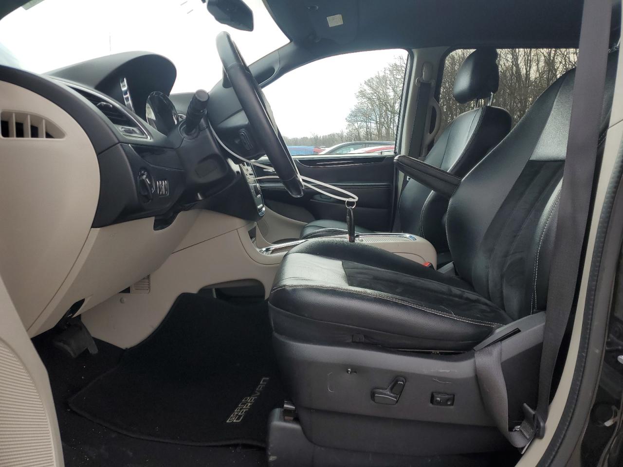 2016 Dodge Caravan - Image 7