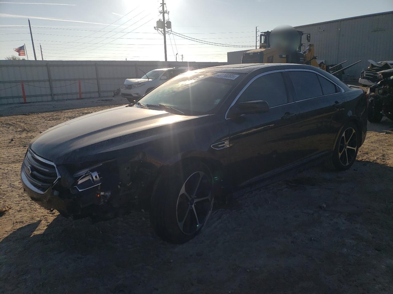 2014 Ford Taurus - Image 1